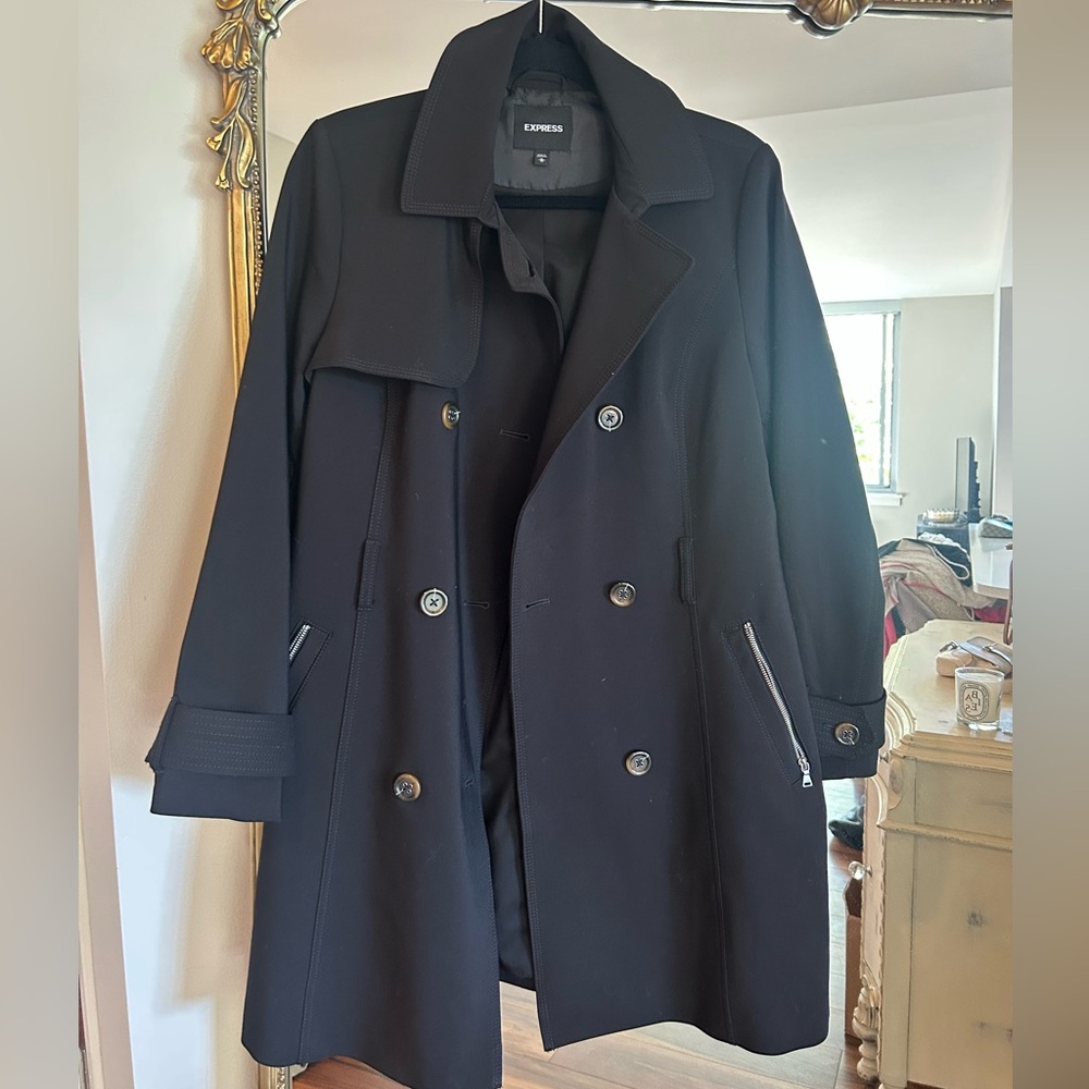 Express light jacket. Barely worn. Size medium.